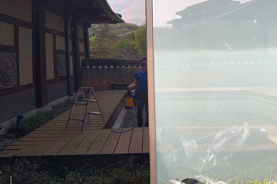 부여 정림사지박물관 안전필름 시공 현장 3