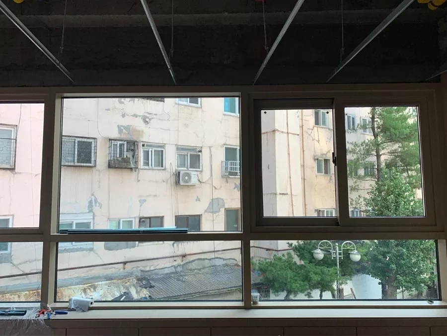 서대문 경찰서 창문단열필름 시공 진행 과정
