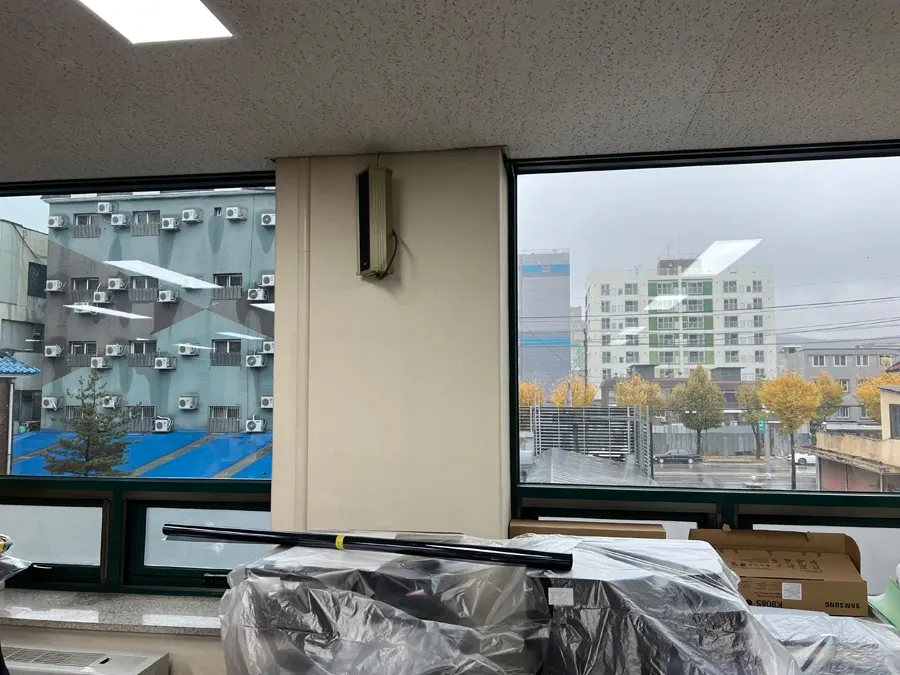 용인 관공서 복도 창문단열필름 시공 완료 모습