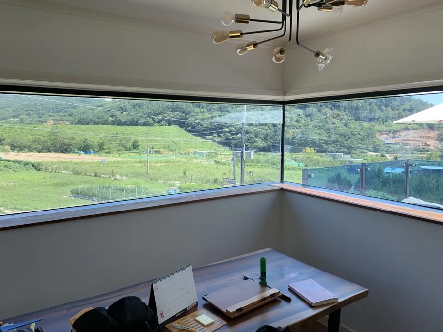 의정부 전원주택 서재 창문단열필름 시공 완료 모습